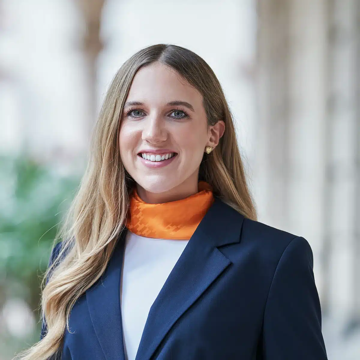 Svenja Burtchen, Rechtsanwältin für Arbeitsrecht bei Treuhand Solution Legal
